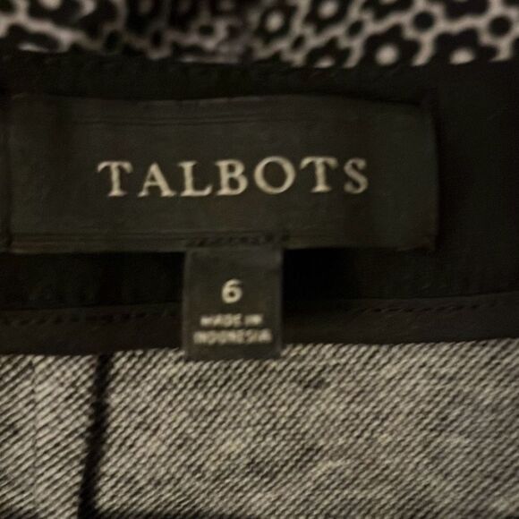 Talbots Black White Geometric Floral Pencil Skirt Size 6 Knee Length Career - Picture 3 of 3